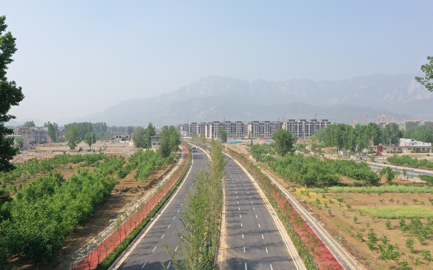 滨河路道路及(qing)光属工E? width=